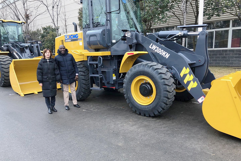 Namibia Clients Visited XCMG Factory for Wheel Loader