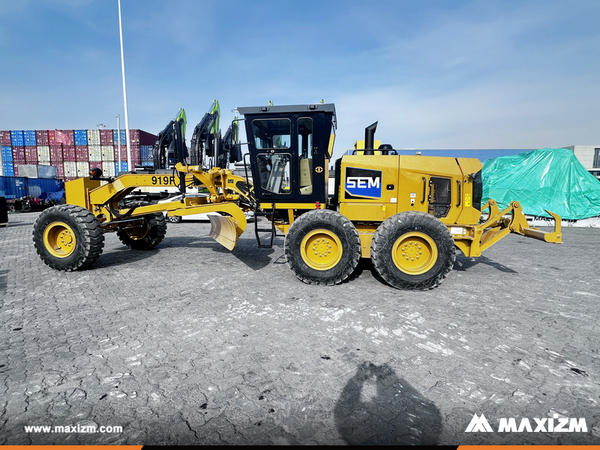 Panama - 1 Unit SEM 919F Motor Grader