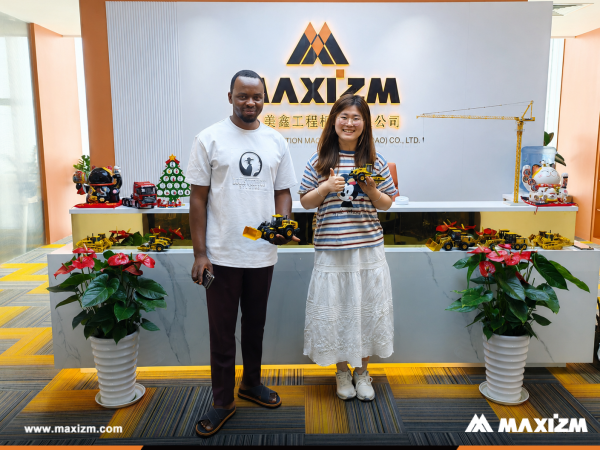 Cameroon Client Visited MAXIZM Office & SEM Factory