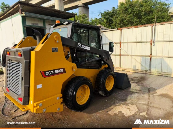 Suriname - 1 Unit XCMG XC7-SR08 Skid Steer Loader