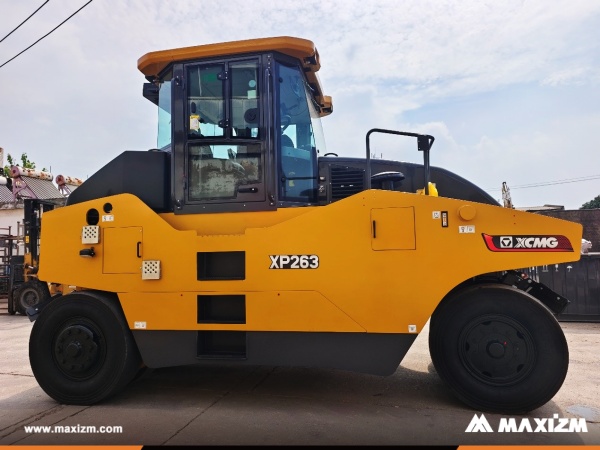Comoros - 1 Unit XCMG XP263 Road Roller