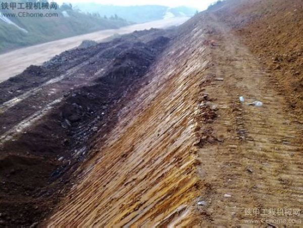 Explanation Of Excavator Slope Brushing Technology 