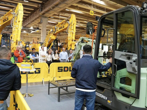 SDLG Showcases Green Innovation at SaMoTer 2026, Wins International Innovation Award