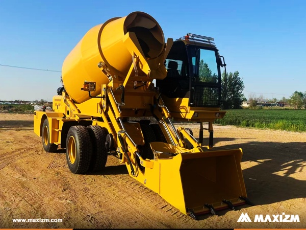 Peru - 1 Unit XCMG Self-loading Concrete Mixer SLM4