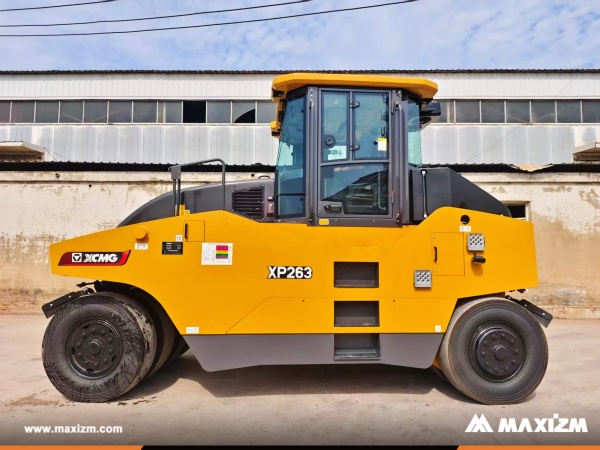 Comoros - 1 Unit XCMG XP263 Road Roller